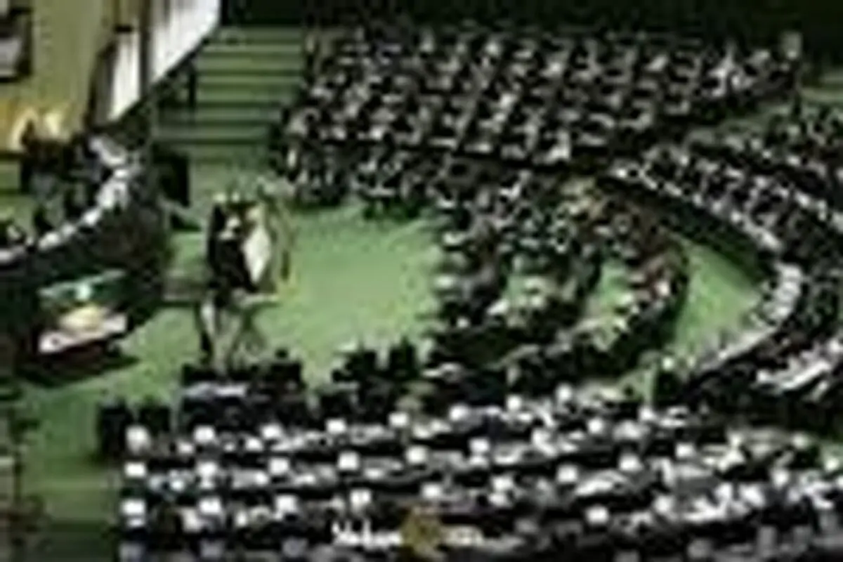 نمایندگان مجلس دغدغه‌های کارگران و بازنشستگان را فراموش نکنند