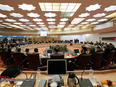 کمالی: اصحاب قدرت مدام تکرار نکنند عضو حزبی نیستند