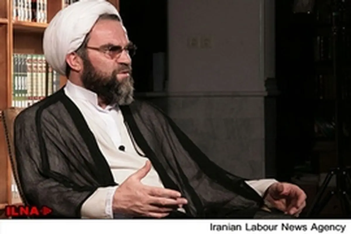 گروه‌های افراطی موج تخریب و توهین را به راه انداخته‌اند