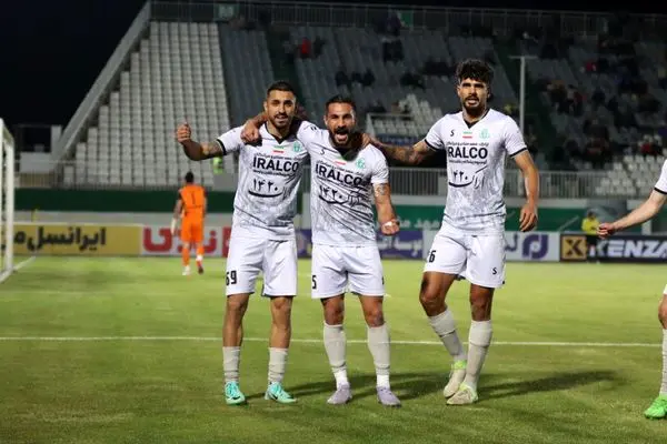 آلومینیوم اراک 2-0 ذوب‌آهن؛ حسینی مچ ربیعی را خواباند