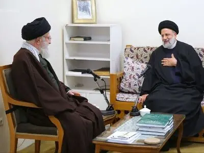 برگزاری مراسم بزرگداشت رئیس جمهور شهید و همراهانش از سوی رهبر انقلاب 
