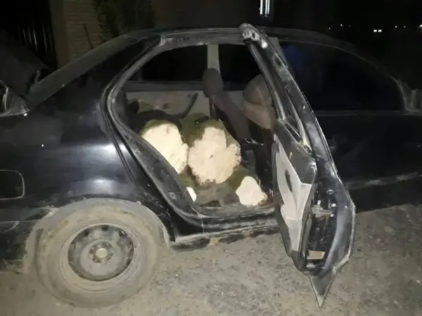 توقیف خودروی حامل چوب آلات جنگلی قاچاق در استان اردبیل