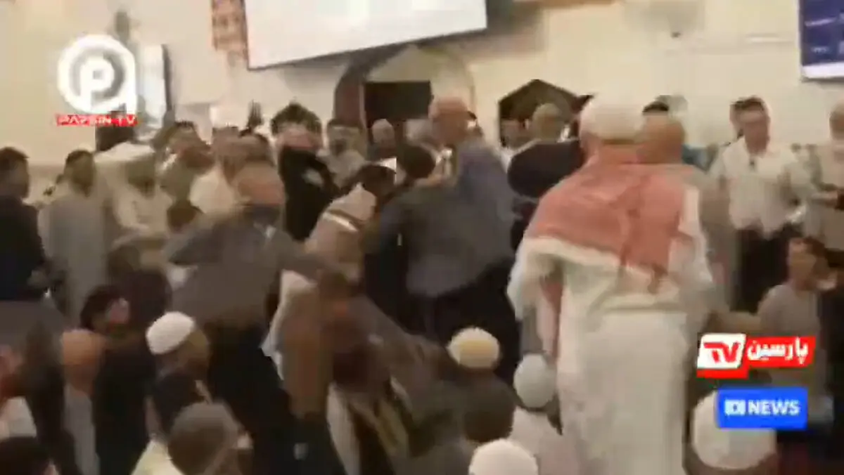 هو کردن نخست وزیر استرالیا از مسجد توسط مسلمانان