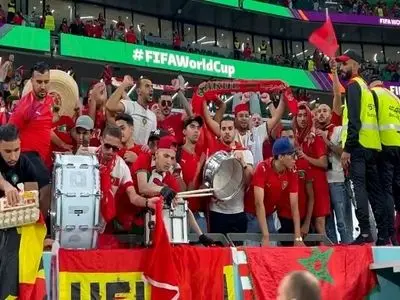 ویدئو: هوادار نابینای مراکشی که استادیوم را لرزاند