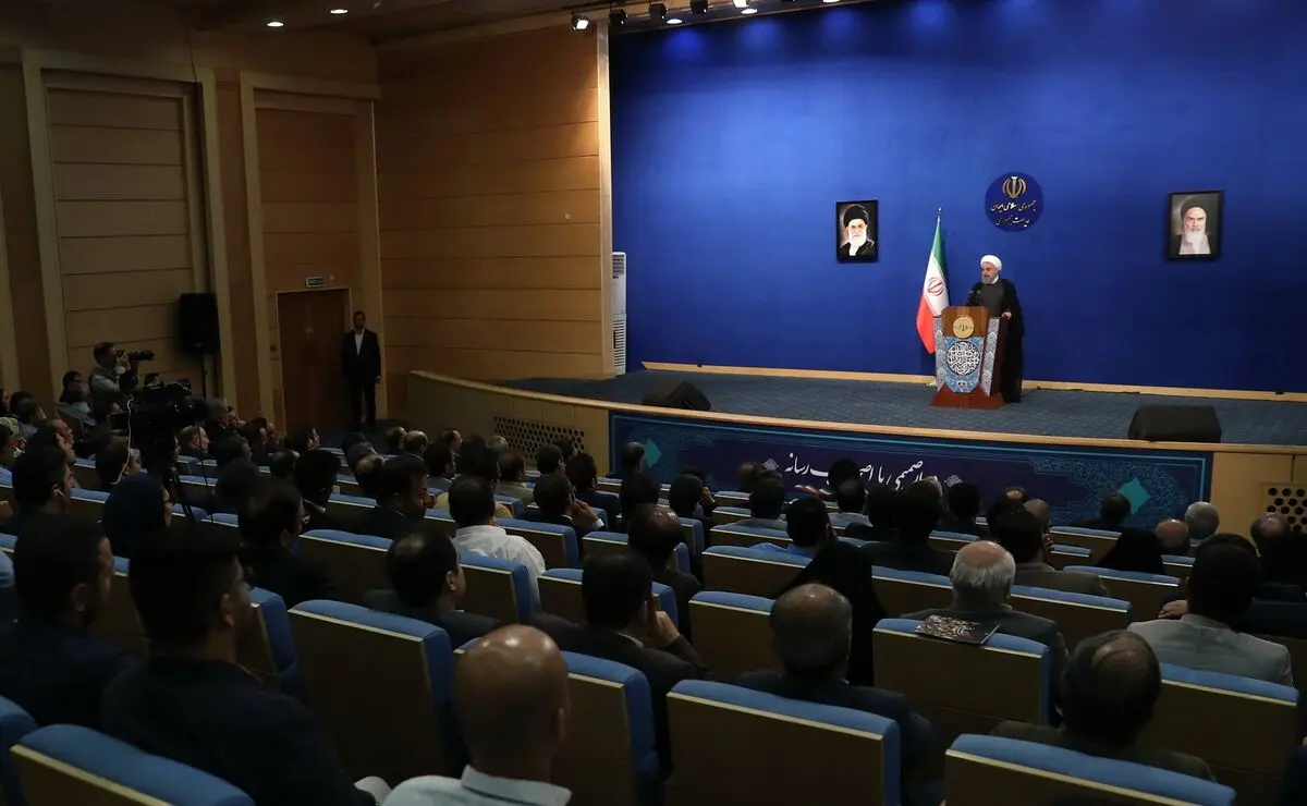 تلاطم بازار، دلیل اقتصادی ندارد/نباید دشمنان جدیدی بسازیم/ نگذاشتیم جنگ بر ما تحمیل شود