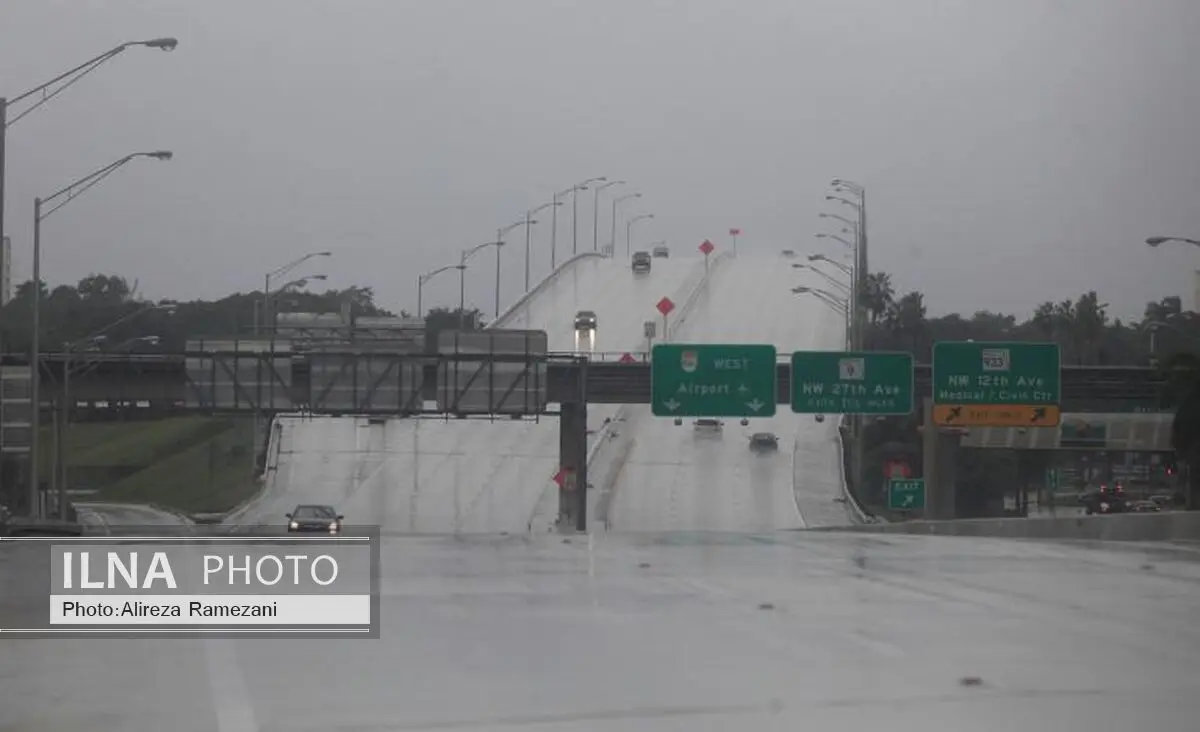 Hurricane Matthew batters Florida as Haiti death toll rises