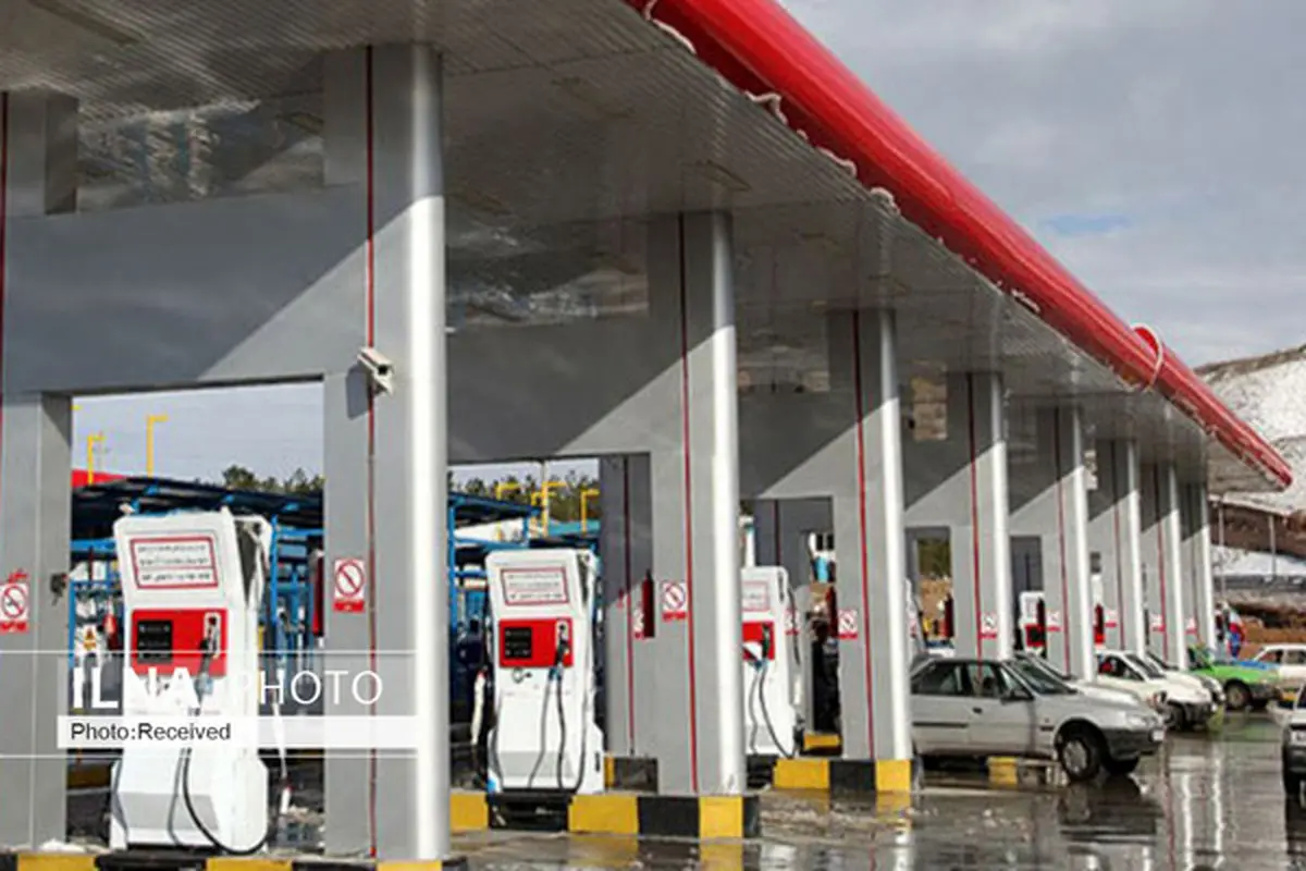 مصرف روزانه بنزین به ۱۳۰ میلیون لیتر هم رسید/ خودروسازی متهم ردیف اول کمبود بنزین در ایران
