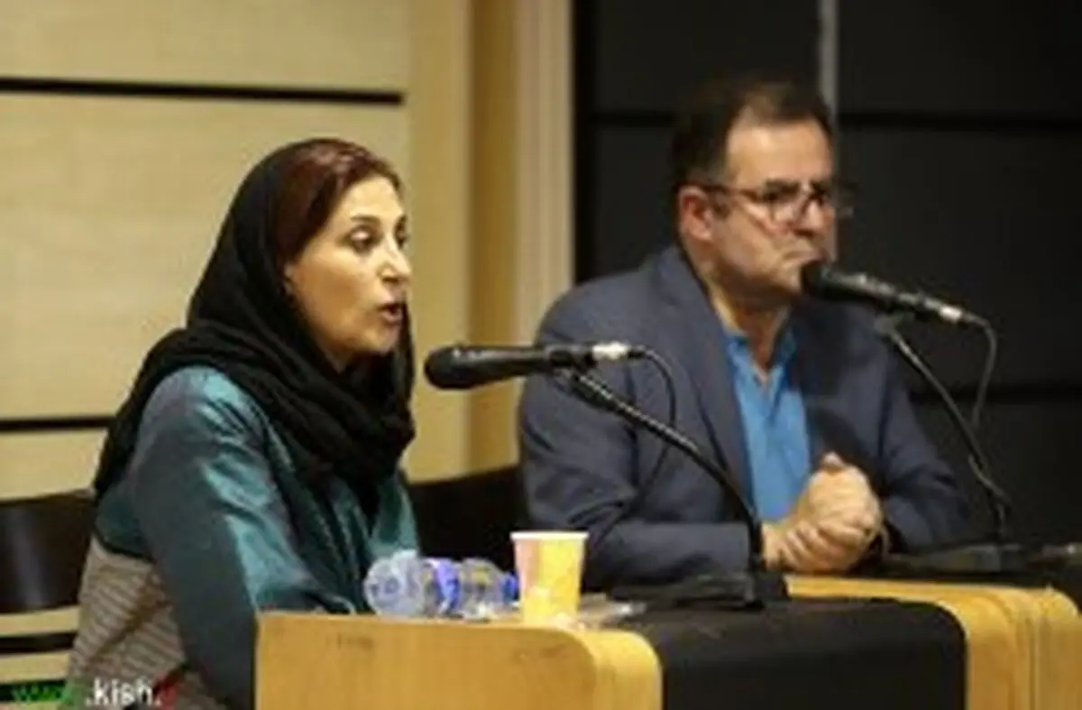هنرمندان تمام رشته‌ها باید به حوزه دفاع مقدس بپردازند