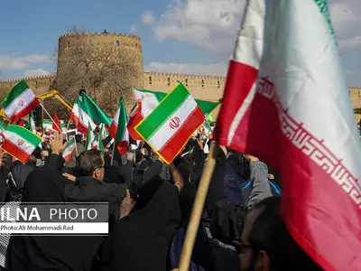 بیعت مردم شیراز با رهبرجدیدانقلاب اسلامی