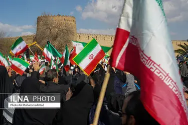 بیعت مردم شیراز با رهبرجدیدانقلاب اسلامی