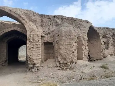 وضعیت بدِ دو کاروانسرای فاخر در سبزوار/ نامه‌هایم به مسئولان میراث‌‌فرهنگی بی‌جواب ماند