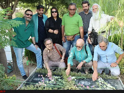 ادای احترام عوامل «انسانم آرزوست» به مرحوم سعدی افشار