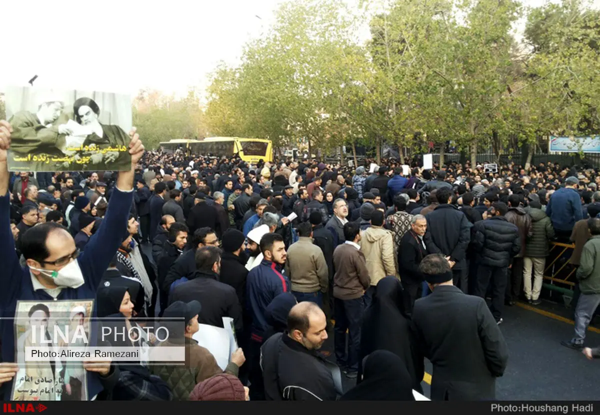 شعارها رفته رفته بیشتر میشود