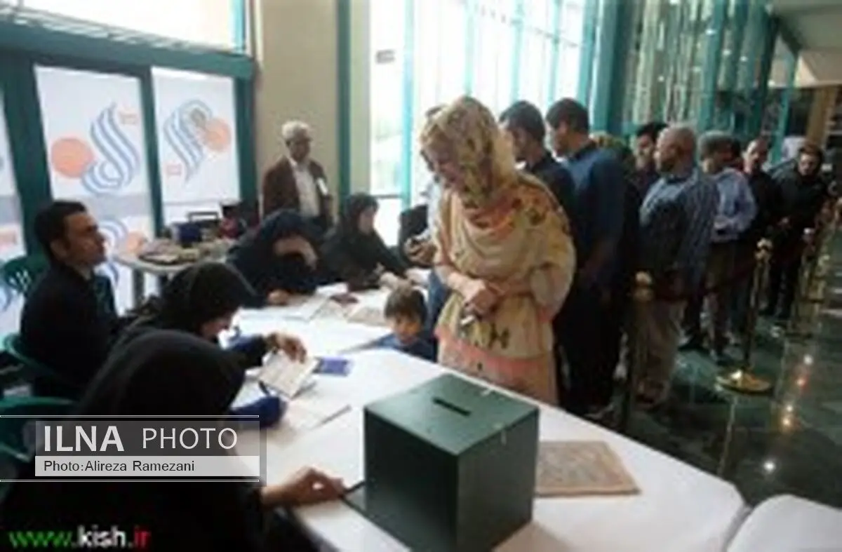 مشارکت حداکثری ساحل نشینان جزیره کیش دشمنان انقلاب را در حماسه هفتم اسفند مات کرد 