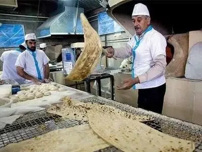 نان در کرمانشاه گران نمی شود/تشدید نظارت ها بر ساعت پخت نانوایی ها/ تأکید بر نظارت بیشتر بر کالاها و فرآورده‌های کشاورزی