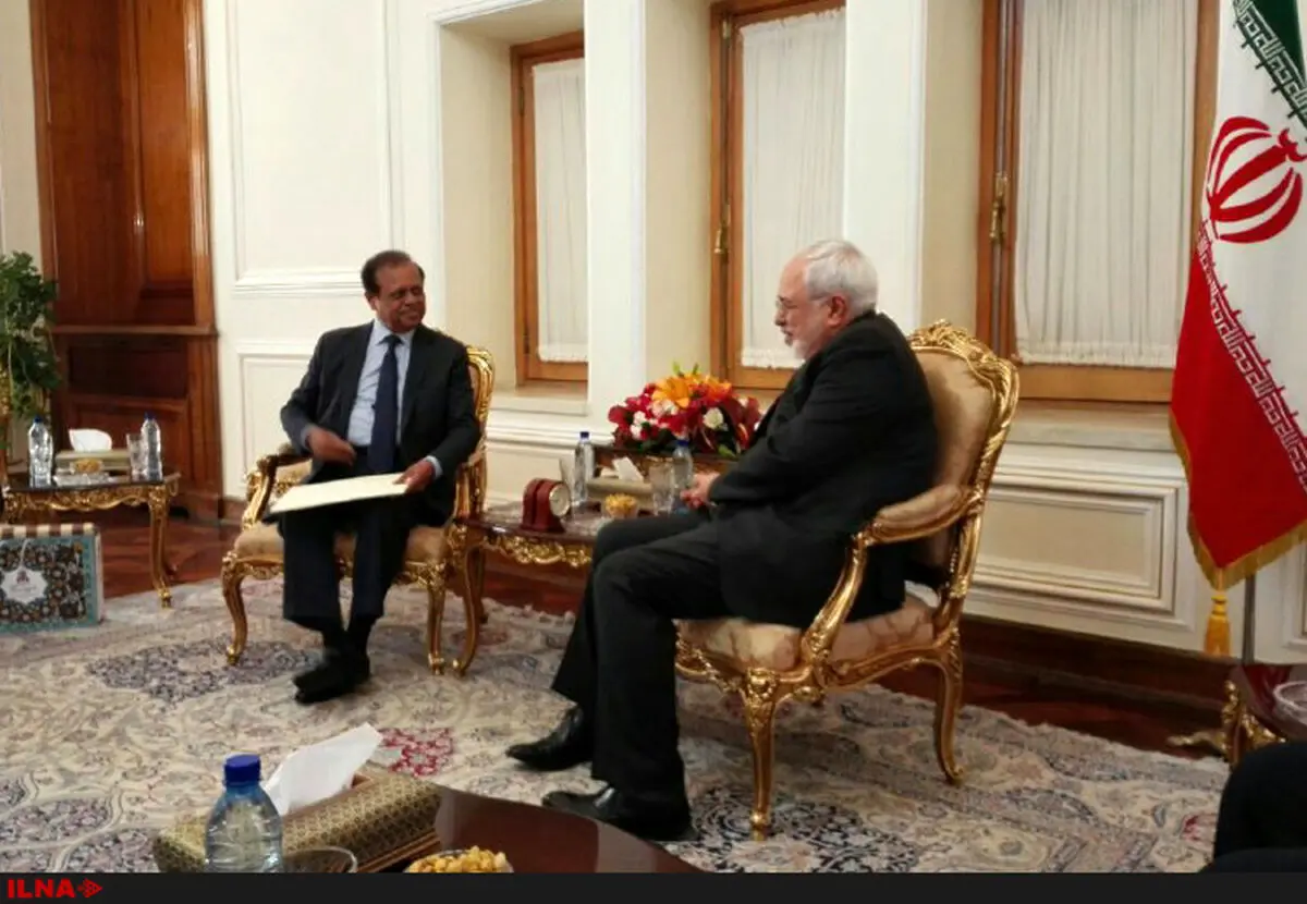 ظریف با وزیر اقتصاد سریلانکا دیدار کرد
