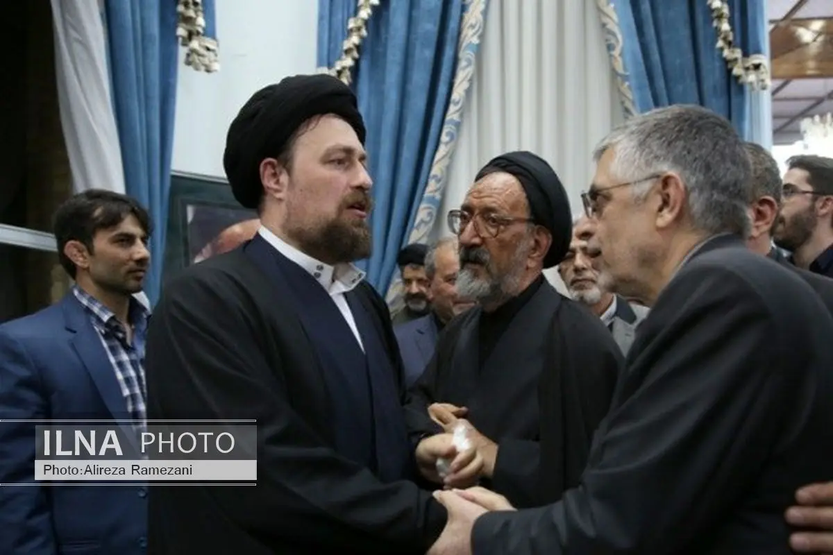 تصاویر/ دیدار سید حسن خمینی و مهمانانش در حرم امام (ره)