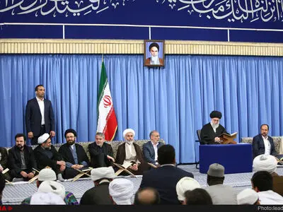 دیدار شرکت‌کنندگان مسابقات بین‌المللی قرآن با رهبر انقلاب 