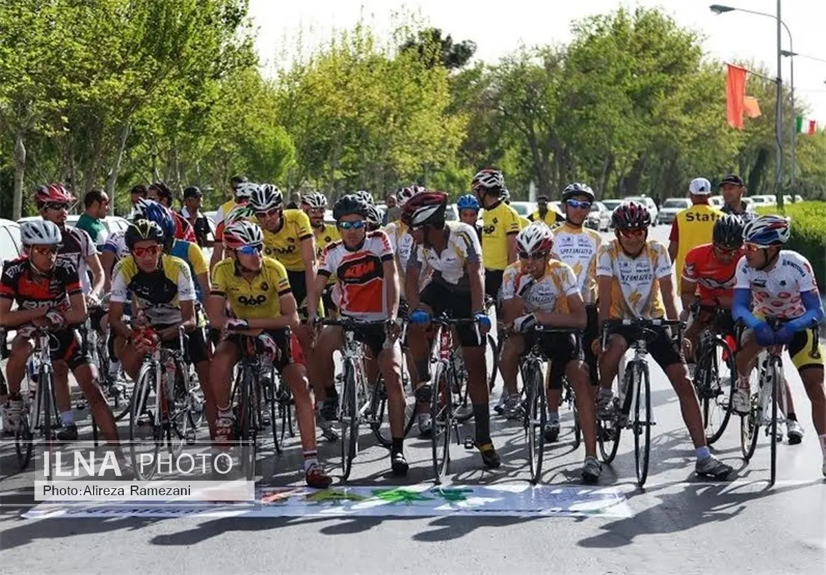 دوچرخه‌سواران اصفهانی از منارجنبان تا آتشگاه رکاب می‌زنند 