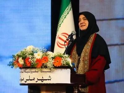 صنایع‌دستی، نماد و سمبل تولیدکنندگی خانواده ایرانی است 