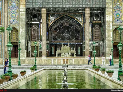 تخلفات در مجاورت کاخ گلستان ادامه دارد/ بازدیدکنندگان نوروزی کاخ گلستان، ۲ و نیم برابر ظرفیت تحمل/ نیازمند تعریف مسیر مشترک برای گردشگران هستیم
