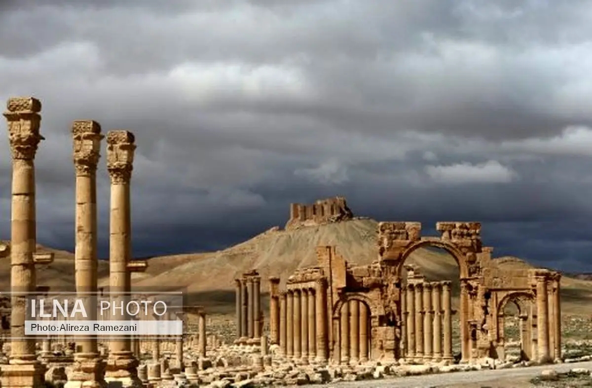 بمباران مواضع داعش در پالمیرا