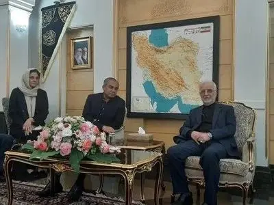 وزیر کشور پاکستان با استقبال مومنی وارد تهران شد