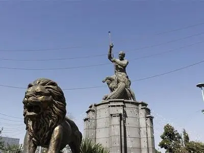 بی‌توجهی شهرداری به نظرات اعضای شورا در عدم تخریب مجسمه شیرهای ۸۵ ساله میدان حر/ با بی‌ارزش تلقی کردن مجسمه‌ها مخالفیم