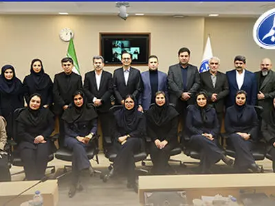 تقدیر از نمایندگان برتر جشنواره فروش بیمه معلم
