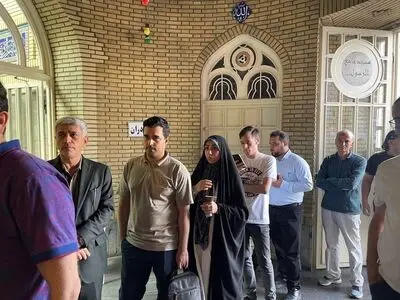 طیب‌نیا در مسجد جامع الرسول رای داد