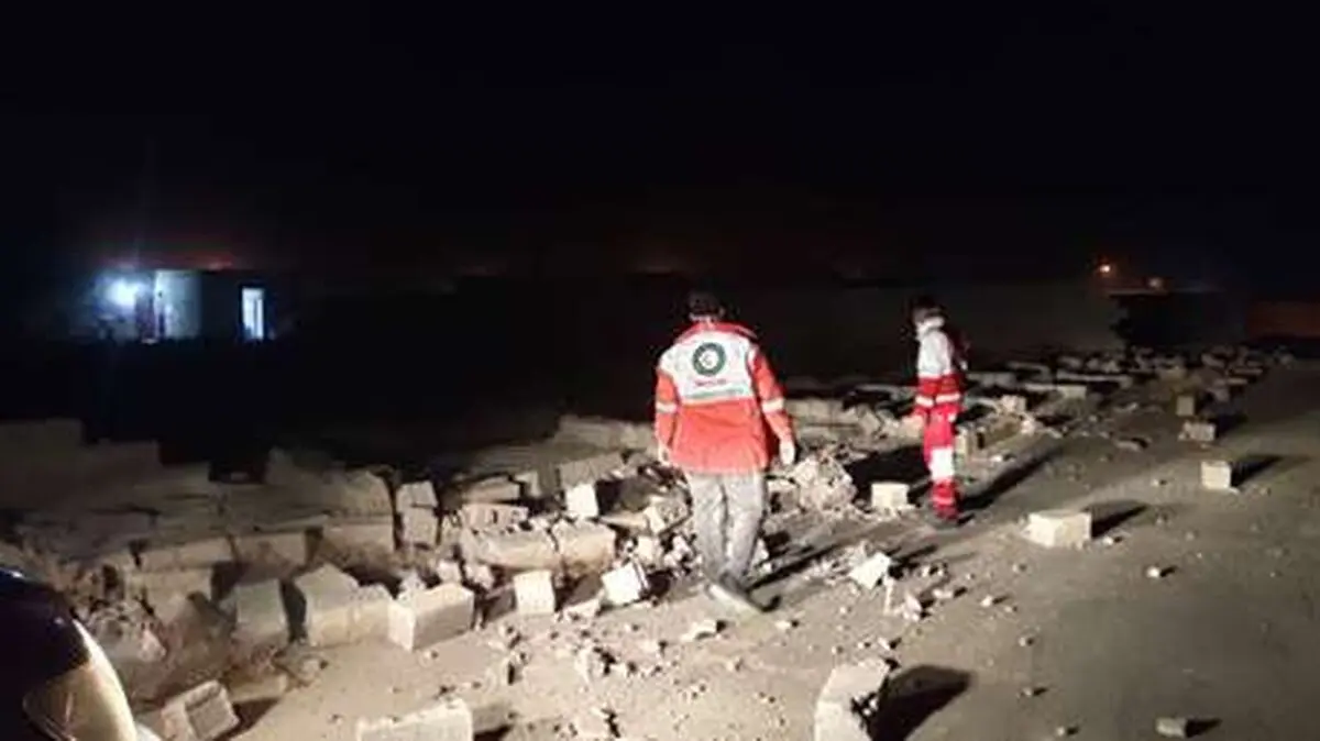 اسکان اضطراری ۱۲۰ زلزله زده/ برپایی ۳۰ دستگاه چادر امدادی و توزیع ۱۶۰ تخته پتو