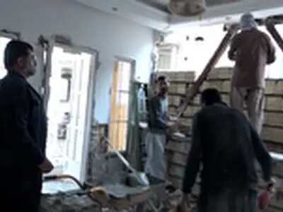 تلاش می‌کنیم روند بازسازی را سرعت ببخشیم تا مردم زودتر به خانه‌هایشان بازگردند