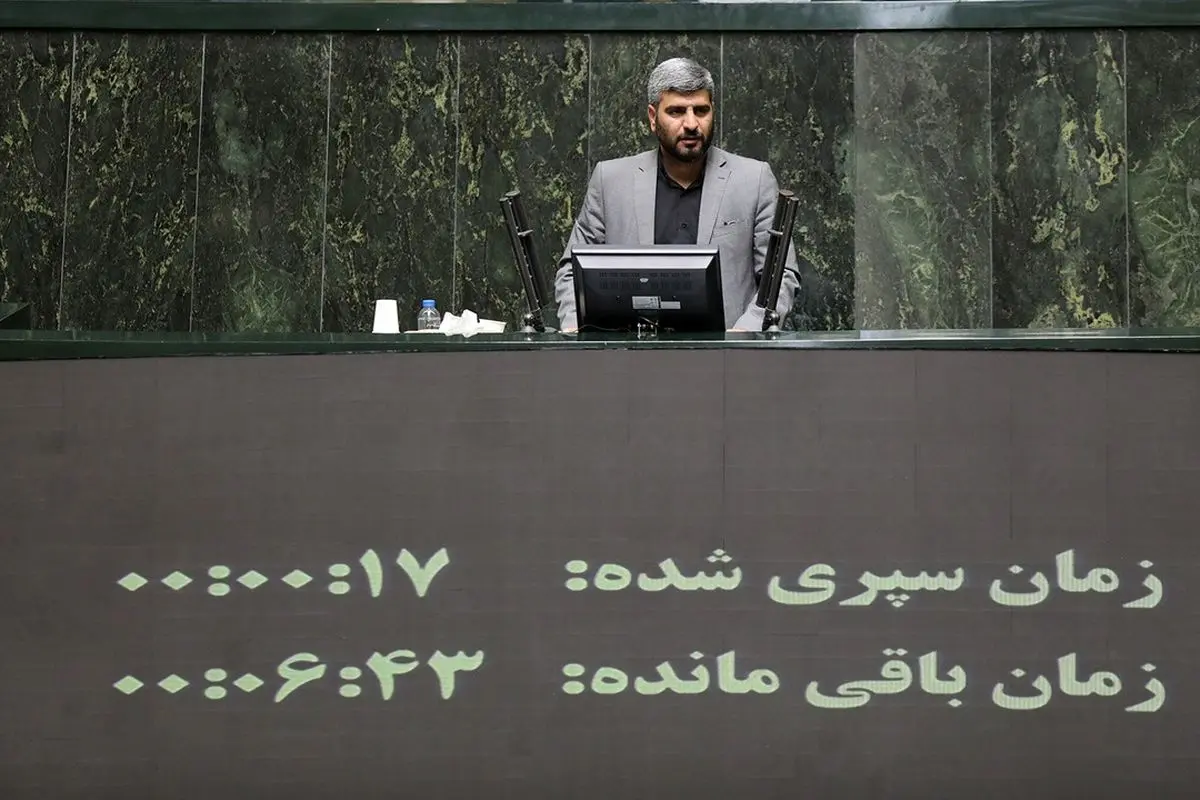 بانک های متخلف باید منحل شوند