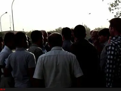 کارگران سیمان دشتستان تجمع کردند