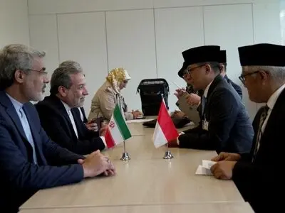 تاکید عراقچی بر عزم دولت چهاردهم برای گسترش مناسبات دوجانبه ایران واندونزی