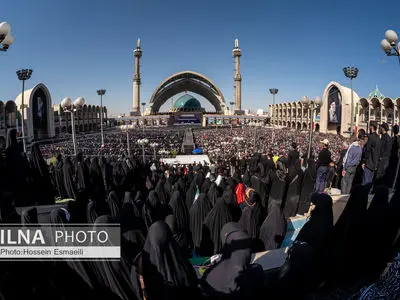 اقامه نماز بر پیکر رهبر شهید انقلاب در مصلای تهران/ 8