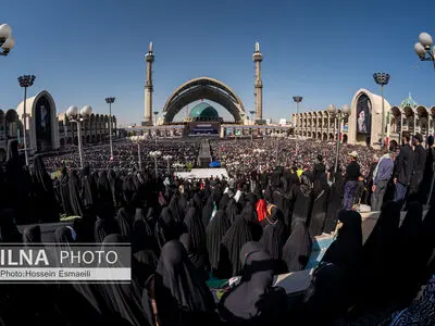 اقامه نماز بر پیکر رهبر شهید انقلاب در مصلای تهران/ 8