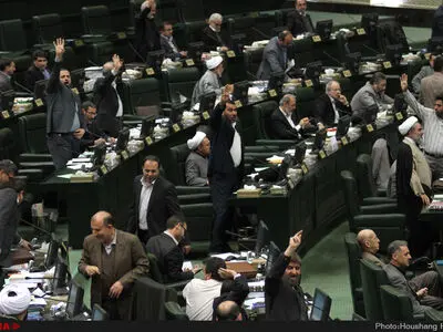تذکر نمایندگان مجلس به دولت پیرامون فرهنگیان/ انتقاد از اختصاص کدهای استخدامی برای غیربومی‌ها