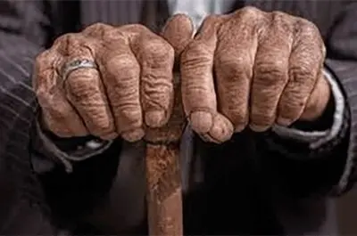 مشکلات اقتصادی زمینه‌ساز رفتارهای نامناسب با سالمندان/ افزایش دو درصدی سالمندآزاری