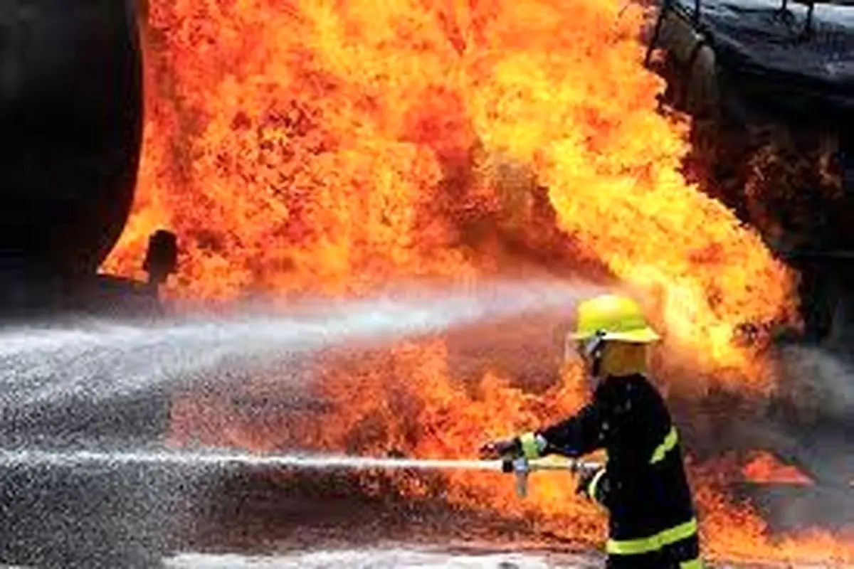  آتش‌سوزی یک واحد مرغداری در ورامین/ دو کارگر سوختند