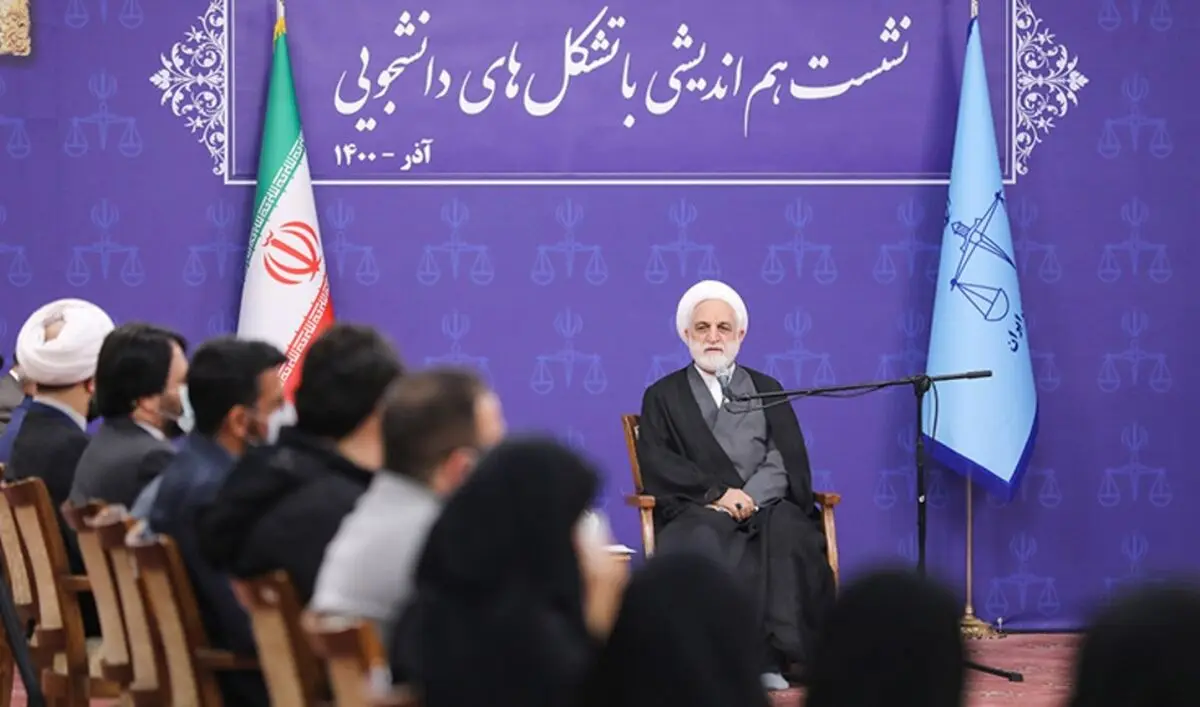 فقط در بلندگو نمی‌گویم من را نقد کنید/ در طول پنج ماه اخیر هیچ زندانی نیست که حداقل یکبار بازرسی نشده باشد