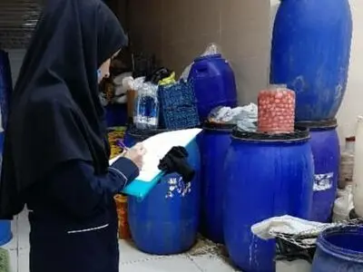 پیدا شدن یک موش در ظرف ترشی یک شهروند قمی 
