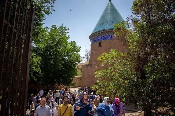 برگزاری چهارمین برنامه محله‌گردی انجمن فرهنگی‌تاریخی عالی‌قاپو در قزوین