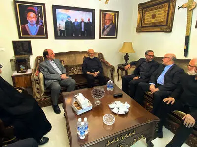 نایب رئیس مجلس با خانواده شهید سیدحسن نصرالله دیدار کرد