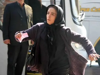پانته‌آ پناهی‌ها با لاک قرمز در جشنواره 