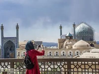 Iran reopens borders to foreign tourists