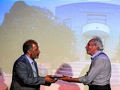 تفکیک تماشاخانه ایرانشهر از خانه هنرمندان اشتباه استراتژیک بزرگی بود/ هر که این خانه را ببندد، نام خود را ننگین کرده است/ گروهی به عمد می‌خواهند ما درگیر حواشی باشیم