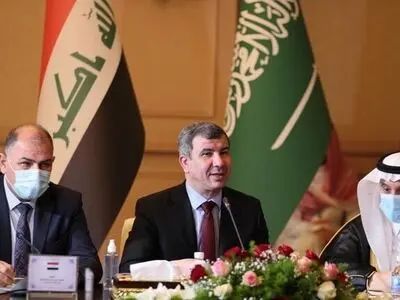 تاکید وزیر نفت عراق بر توسعه روابط دو جانبه با عربستان سعودی

