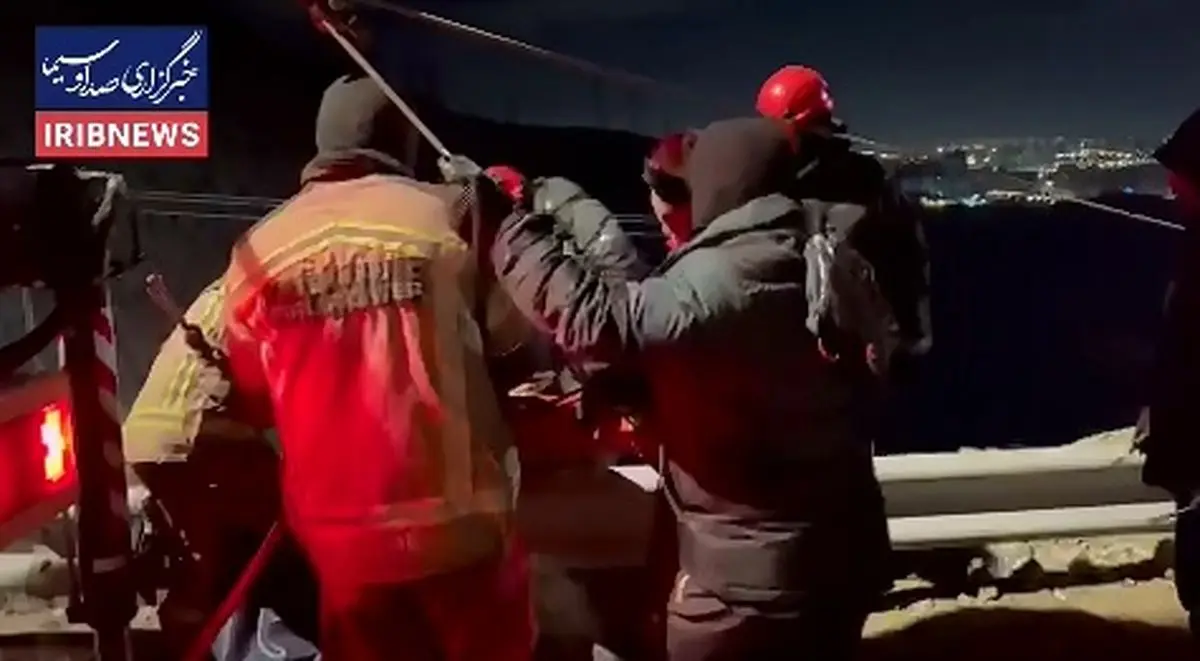 سقوط پژو ۲۰۶ به عمق دره در بزرگراه خرازی + فیلم