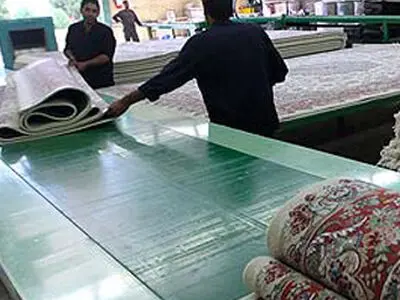 19 کارگر فرش باستان؛ 6 ماه مزد و عیدی پرداخت نشده؛ طلبکارند